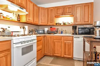 44 Ekings Avenue, Hawthorne, NJ 07506 - Photo 22