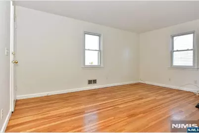 44 Ekings Avenue, Hawthorne, NJ 07506 - Photo 8