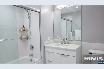 3418 City Place 3418 #3418, Edgewater, NJ 07020 - Photo 6