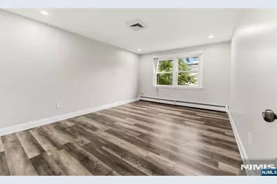 282 Farnham Avenue, Lodi, NJ 07644 - Photo 4
