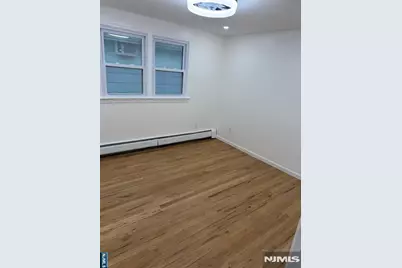 322 Roosevelt Avenue, Lyndhurst Township, NJ 07071 - Photo 14