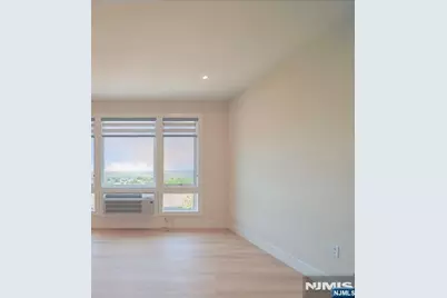 401 Central Boulevard 2C #2C, Palisades Park, NJ 07650 - Photo 4