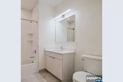 401 Central Boulevard 2C #2C, Palisades Park, NJ 07650 - Photo 2