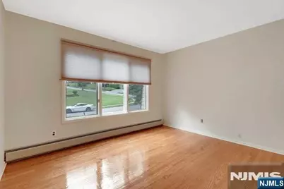 32 Clinton Lane, Wayne, NJ 07470 - Photo 12