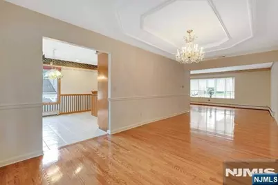 32 Clinton Lane, Wayne, NJ 07470 - Photo 8