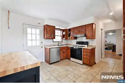 6803 Park Avenue, Guttenberg, NJ 07093 - Photo 8