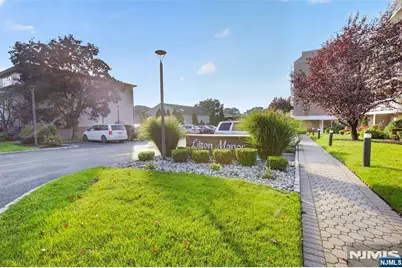 38 Moonachie Road 315 #315, Hackensack, NJ 07601 - Photo 32
