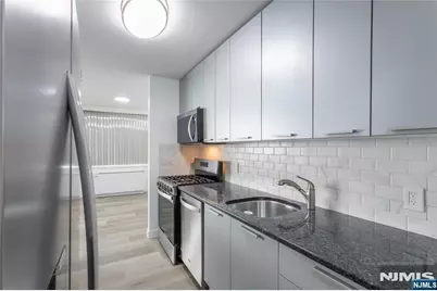 1600 Parker Avenue 20A #20A, Fort Lee, NJ 07024 - Photo 14