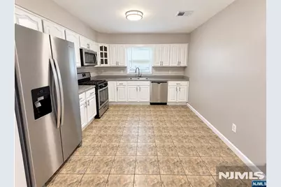 80 Cutler Street, Newark, NJ 07104 - Photo 4