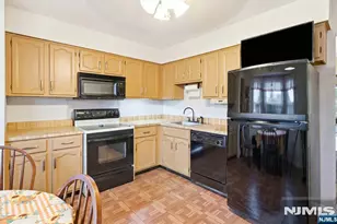 31 Astor Ct, Sayreville, NJ 08872 - Photo 8