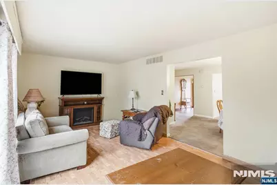 31 Astor Court, Sayreville, NJ 08872 - Photo 10