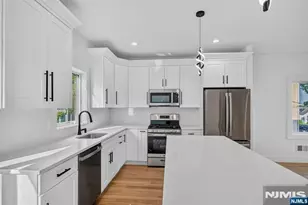 85-87 Echo Pl A, Elmwood Park, NJ 07407 - Photo 8