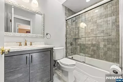 456 Glen Avenue A #A, Palisades Park, NJ 07650 - Photo 14