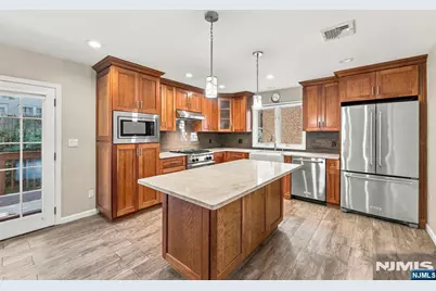 456 Glen Avenue A #A, Palisades Park, NJ 07650 - Photo 8