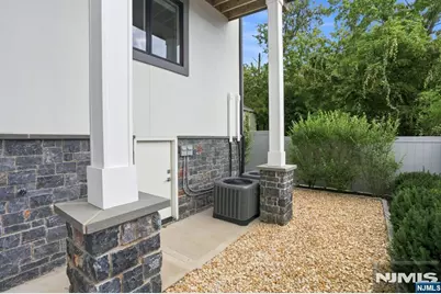 1439 River Road 1 #1, Edgewater, NJ 07020 - Photo 38