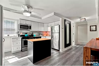 470 Valley Road C009A #C009A, Montclair, NJ 07043 - Photo 8
