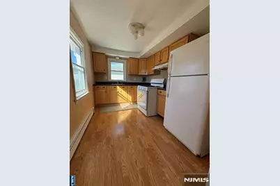 839 Riverside Avenue, Lyndhurst Township, NJ 07071 - Photo 8