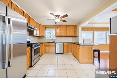 172 Behnke Avenue, Paramus, NJ 07652 - Photo 6