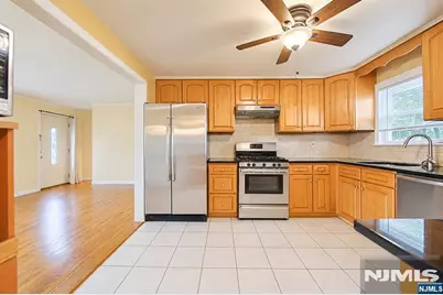 172 Behnke Avenue, Paramus, NJ 07652 - Photo 8