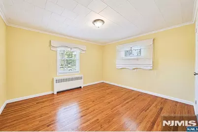 172 Behnke Avenue, Paramus, NJ 07652 - Photo 18
