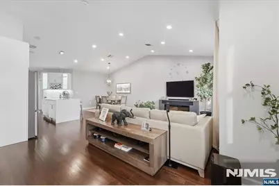 620 38th Street 205 #205, Union City, NJ 07087 - Photo 4