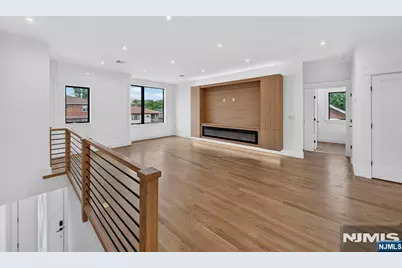 122 Edsall Avenue, Palisades Park, NJ 07650 - Photo 4