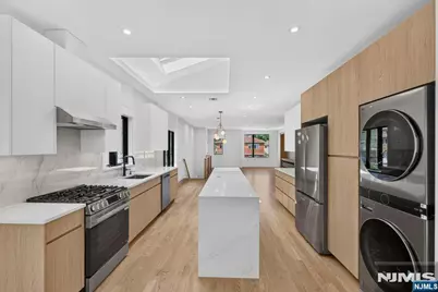 122 Edsall Avenue, Palisades Park, NJ 07650 - Photo 12