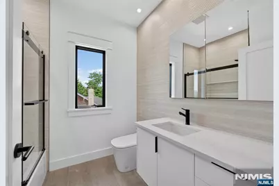 122 Edsall Avenue, Palisades Park, NJ 07650 - Photo 14