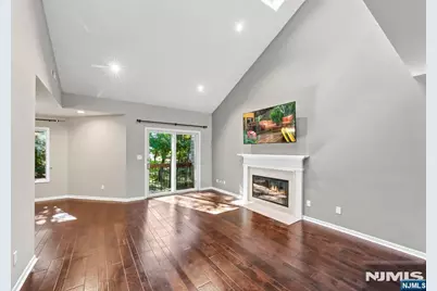 2 Parkside Terrace 2A #2A, Woodland Park, NJ 07424 - Photo 4