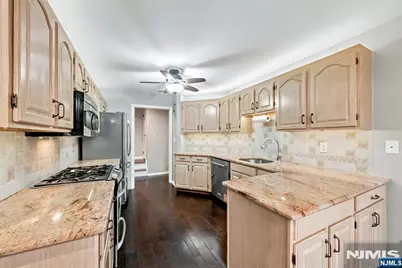 2 Parkside Terrace 2A #2A, Woodland Park, NJ 07424 - Photo 8