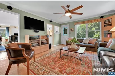 292 Kensington Road, River Edge, NJ 07661 - Photo 16