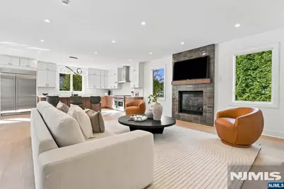 82 Benton Road, Paramus, NJ 07652 - Photo 12