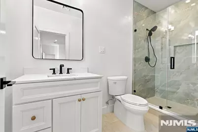 82 Benton Road, Paramus, NJ 07652 - Photo 36