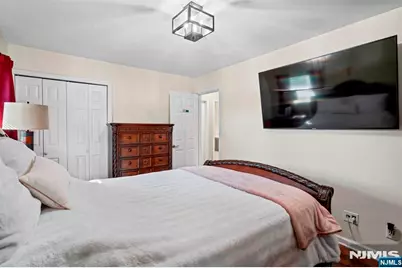 34 Queen Street, Bergenfield, NJ 07621 - Photo 10