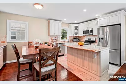 34 Queen Street, Bergenfield, NJ 07621 - Photo 4