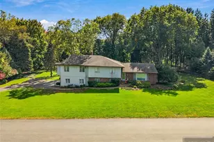 7 Saddle Brook Dr, Ho Ho Kus, NJ 07423 - Photo 1