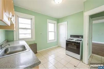 129 Howard Avenue, Passaic, NJ 07055 - Photo 34