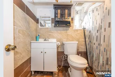 129 Howard Avenue, Passaic, NJ 07055 - Photo 22