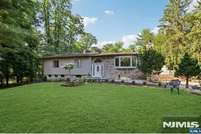 68 Lake Street, Upper Saddle River, NJ 07458 - Photo 2