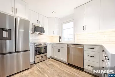 435 Jauncey Avenue, Lyndhurst Township, NJ 07071 - Photo 4