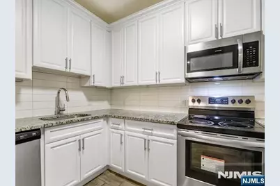 227 Teaneck Road 403 #403, Teaneck Township, NJ 07666 - Photo 4