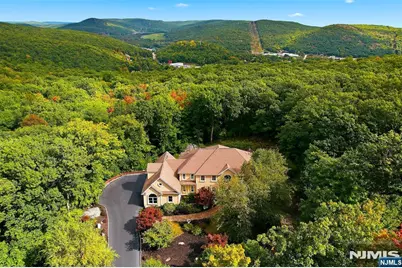 21 Pine Hill Road, Mahwah, NJ 07430 - Photo 2