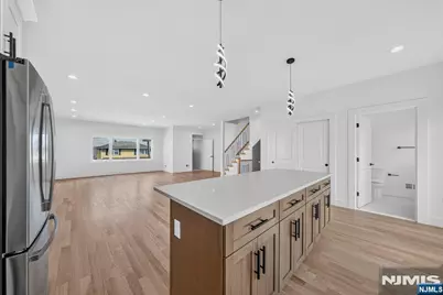 85-87 Echo Place, Elmwood Park, NJ 07407 - Photo 10