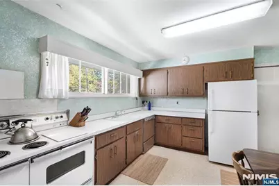 11 Hamilton Drive, North Caldwell, NJ 07006 - Photo 6
