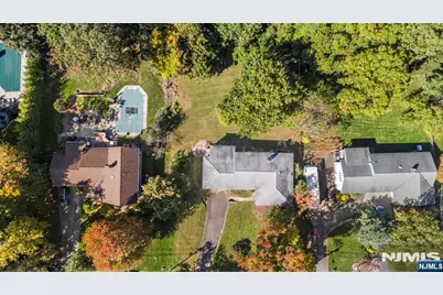 11 Hamilton Drive, North Caldwell, NJ 07006 - Photo 16