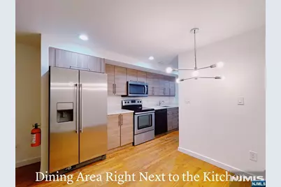 327 Undercliff Avenue 1 #1, Edgewater, NJ 07020 - Photo 4