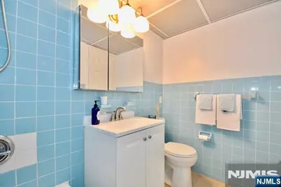 233 12th 2A #2A, Palisades Park, NJ 07650 - Photo 10