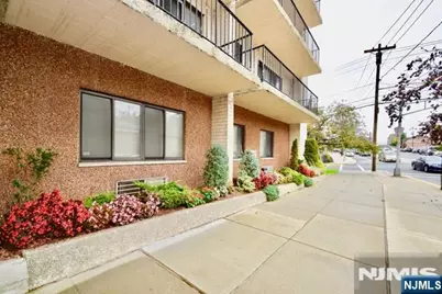 233 12th 2A #2A, Palisades Park, NJ 07650 - Photo 16