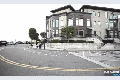 4 Henley Place 4 #4, Weehawken, NJ 07086 - Photo 1