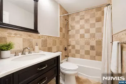 477 Undercliff Avenue, Edgewater, NJ 07020 - Photo 22